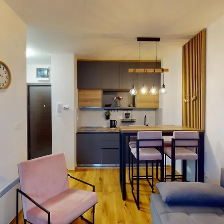 Istra_28 Titova アパート ズラティボール